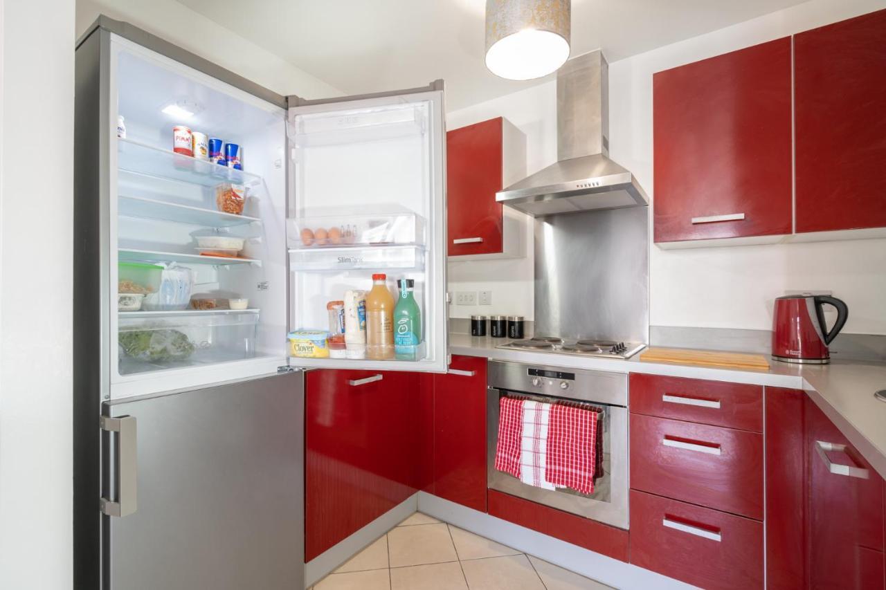 Maevela Apartments - Ultra Lavish Luxury 2 Bed Apartment City Centre - With Balcony - Free Secure Parking - Ps4 & Smart Tv'S Birmingham Exteriör bild
